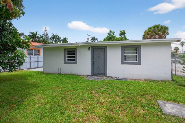 8224 NW 1st Pl, Miami, FL 33150