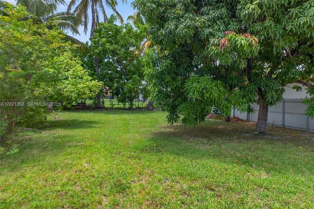8224 NW 1st Pl, Miami, FL 33150