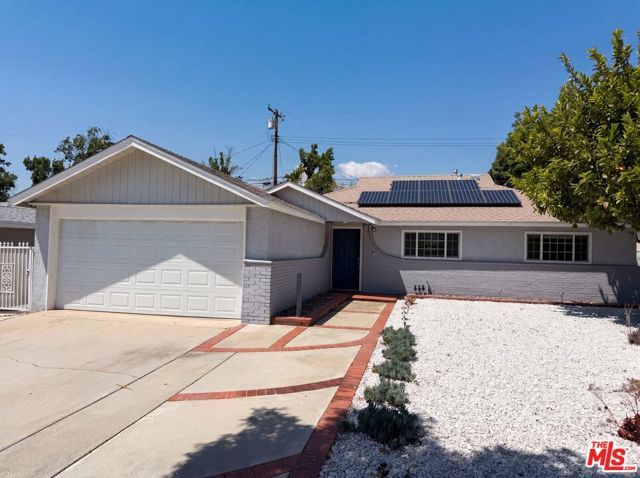 1007 E Citrus Edge Street, Azusa, CA 91702