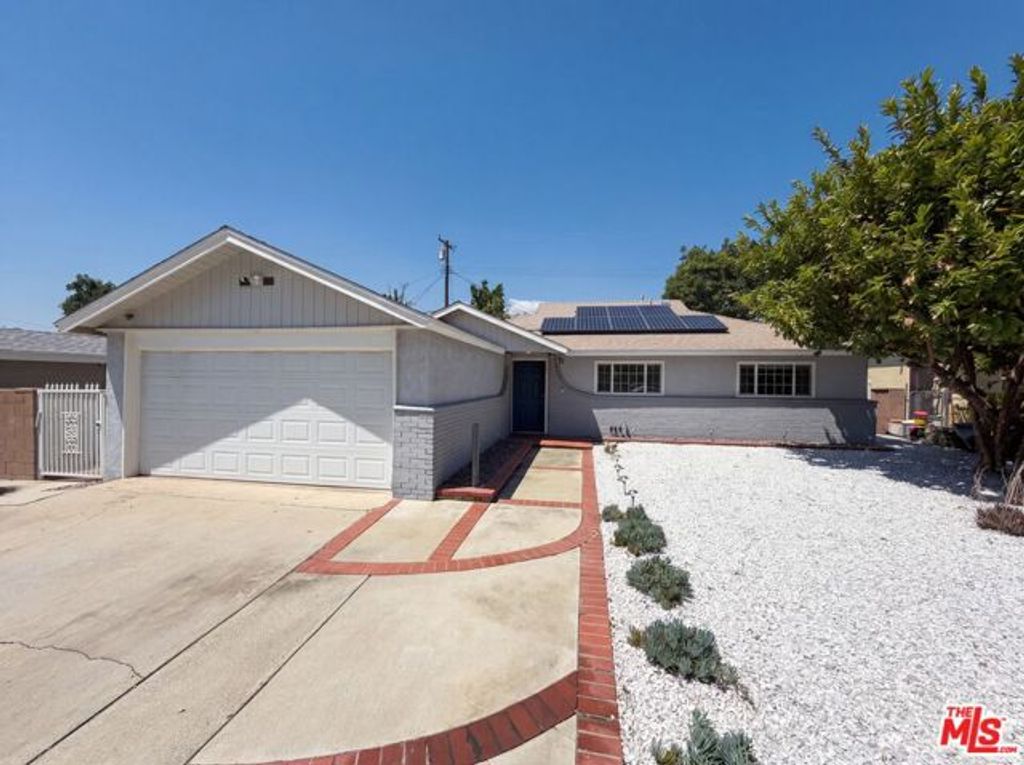 1007 E Citrus Edge Street, Azusa, CA 91702
