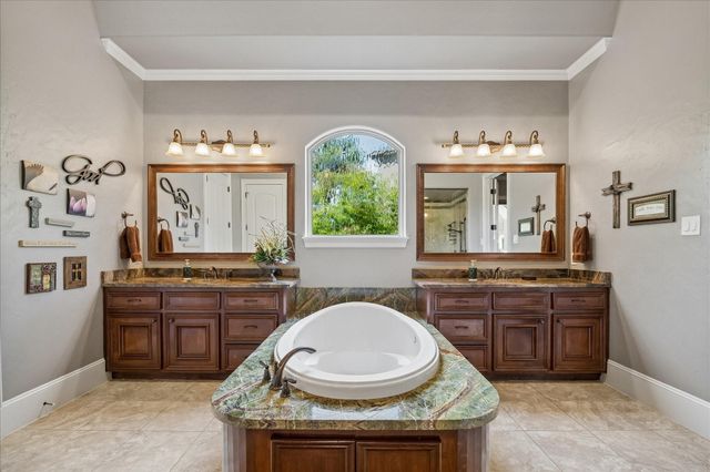 6218 Majestic Hill Drive, Kingwood, TX 77345