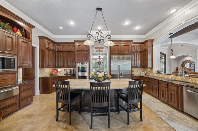 6218 Majestic Hill Drive, Kingwood, TX 77345