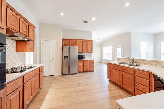 13727 Charterhouse Way, Sugar Land, TX 77498