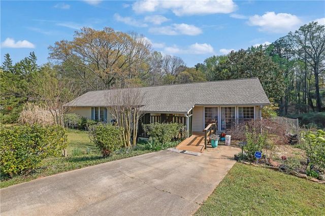 3285 Howell Circle, Duluth, GA 30096