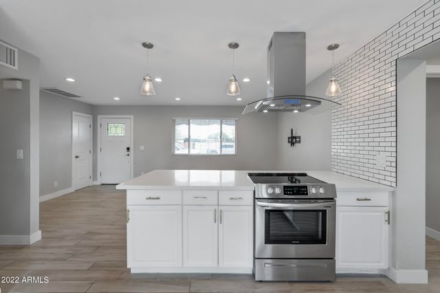 402 N 73rd Street, Scottsdale, AZ 85257