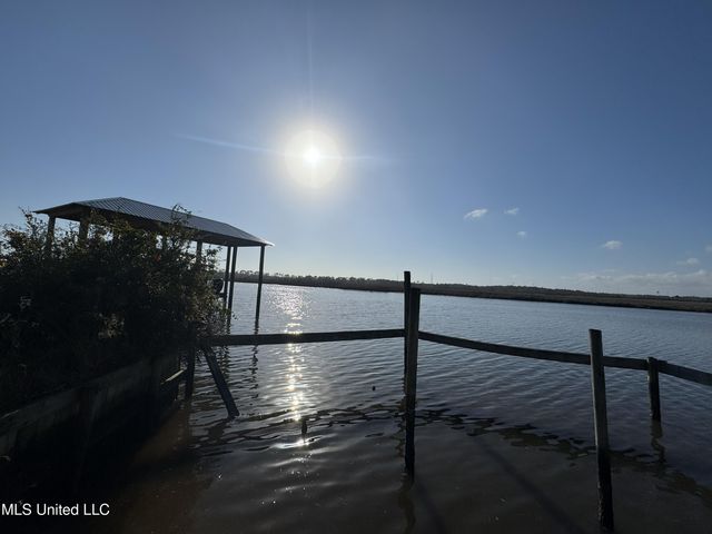 10187 S River Drive, Biloxi, MS 39532