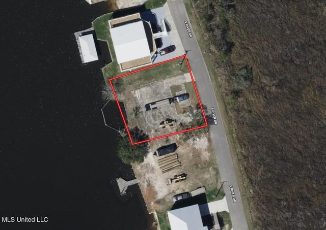 10187 S River Drive, Biloxi, MS 39532