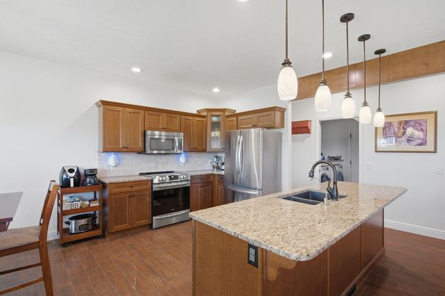 1991 N Parkway Place, Strafford, MO 65757