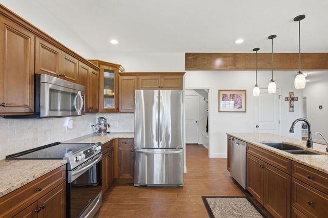 1991 N Parkway Place, Strafford, MO 65757