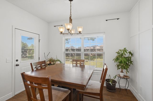 1991 N Parkway Place, Strafford, MO 65757