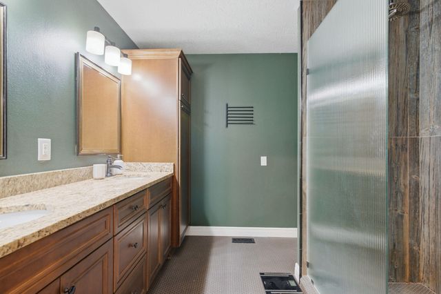 1991 N Parkway Place, Strafford, MO 65757