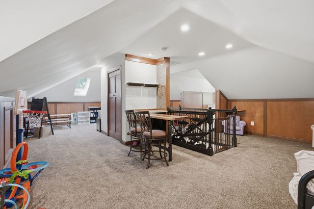 1991 N Parkway Place, Strafford, MO 65757