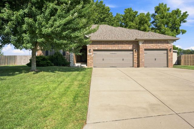 1991 N Parkway Place, Strafford, MO 65757
