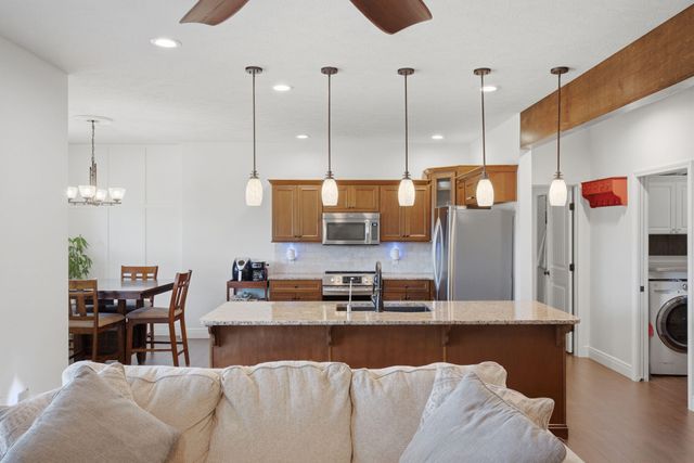 1991 N Parkway Place, Strafford, MO 65757