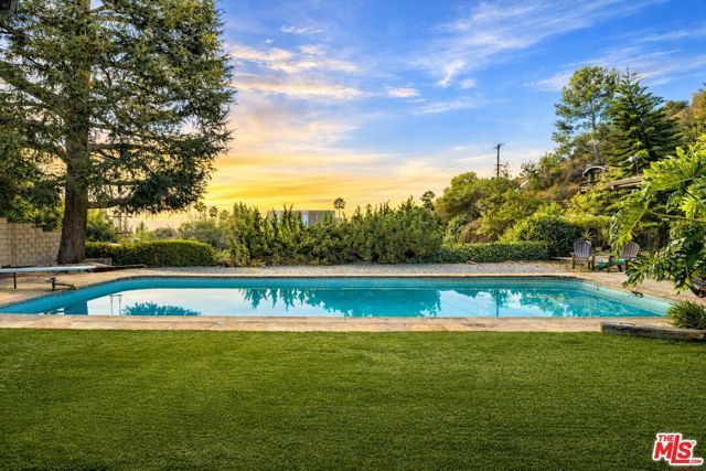 7230 Outpost Cove Drive, Los Angeles, CA 90068