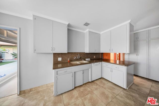 7230 Outpost Cove Drive, Los Angeles, CA 90068