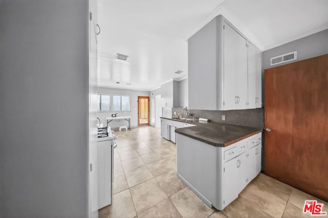 7230 Outpost Cove Drive, Los Angeles, CA 90068