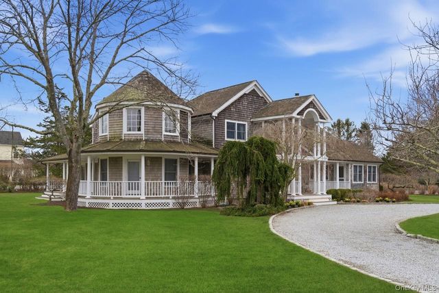 2 Quogo Neck Lane, Quogue, NY 11959