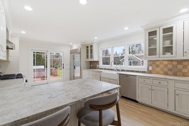 2 Quogo Neck Lane, Quogue, NY 11959