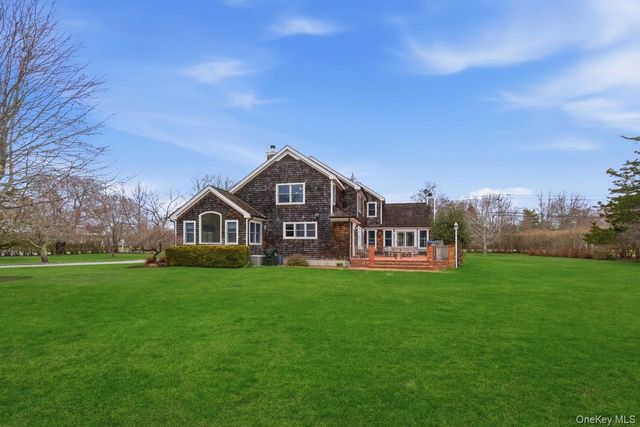 2 Quogo Neck Lane, Quogue, NY 11959
