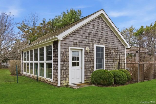 2 Quogo Neck Lane, Quogue, NY 11959