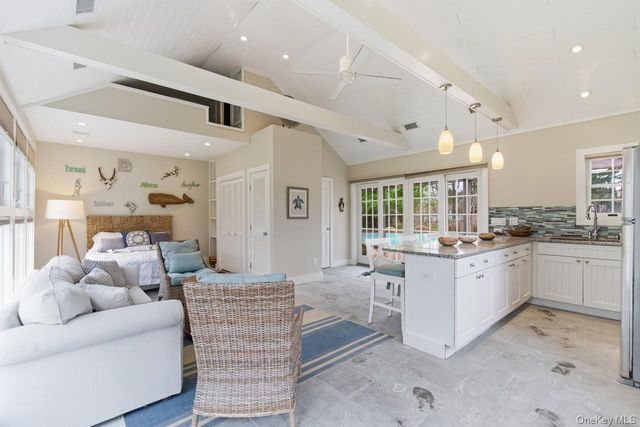 2 Quogo Neck Lane, Quogue, NY 11959