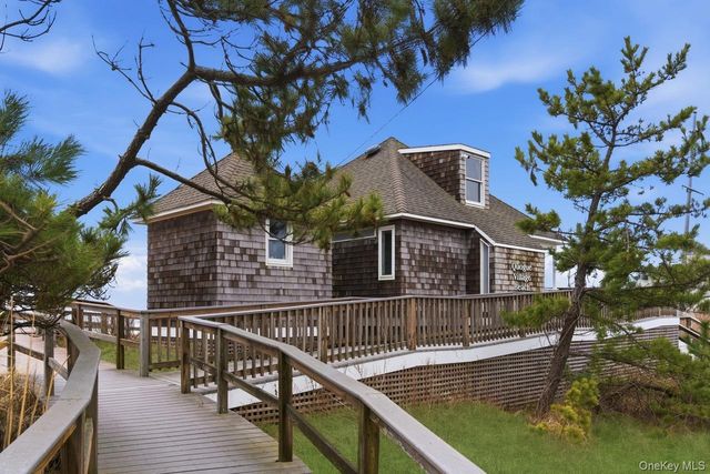 2 Quogo Neck Lane, Quogue, NY 11959