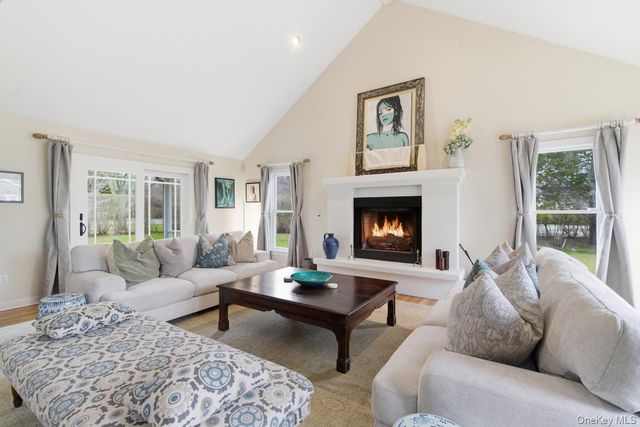 2 Quogo Neck Lane, Quogue, NY 11959