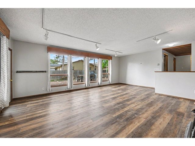 2126 Genoa Ct, Loveland, CO 80538