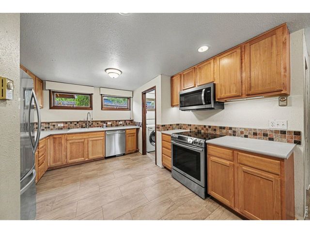 2126 Genoa Ct, Loveland, CO 80538