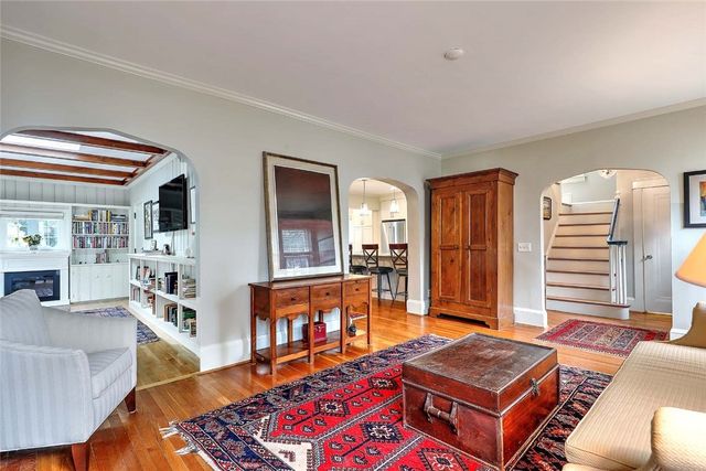 31 Clarendon Avenue, Providence, RI 02906