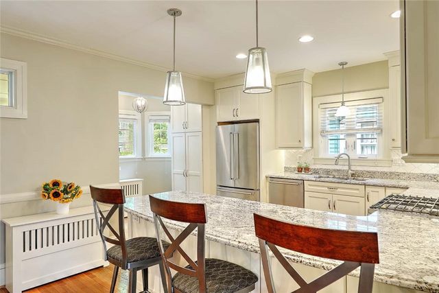 31 Clarendon Avenue, Providence, RI 02906
