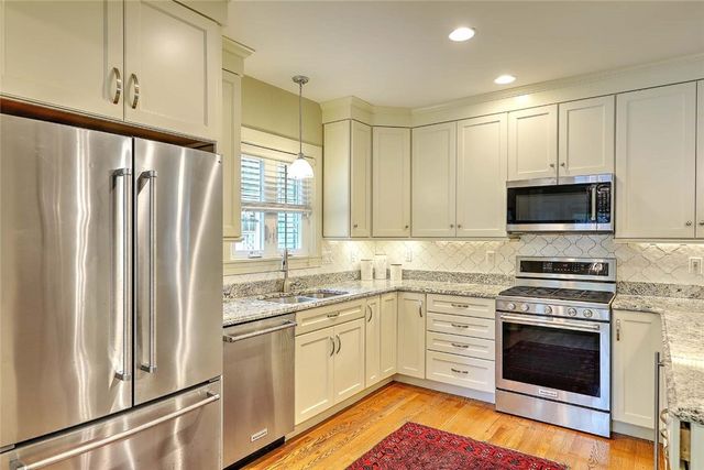 31 Clarendon Avenue, Providence, RI 02906