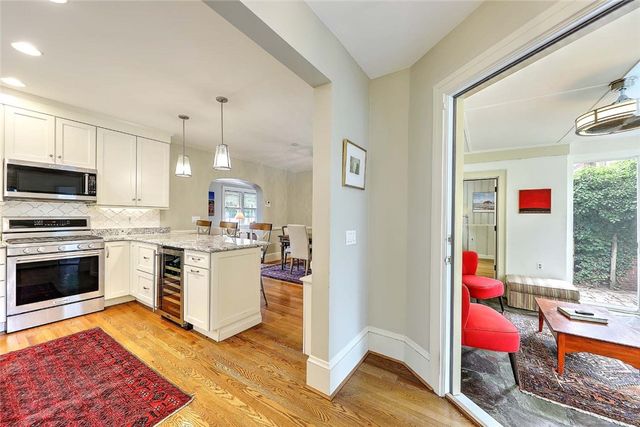 31 Clarendon Avenue, Providence, RI 02906