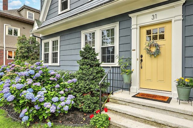 31 Clarendon Avenue, Providence, RI 02906