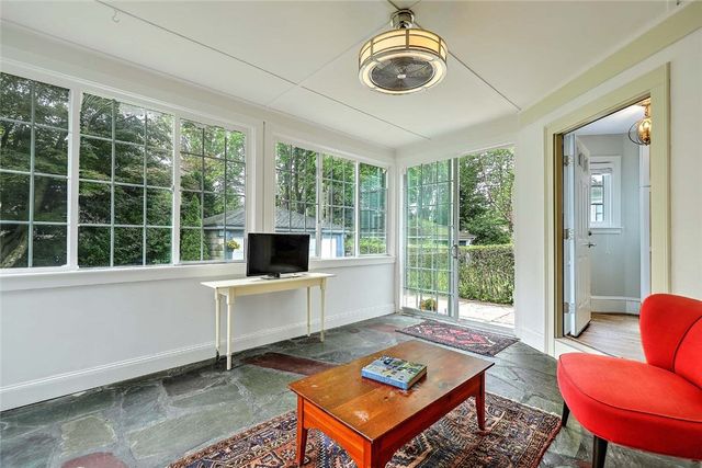 31 Clarendon Avenue, Providence, RI 02906