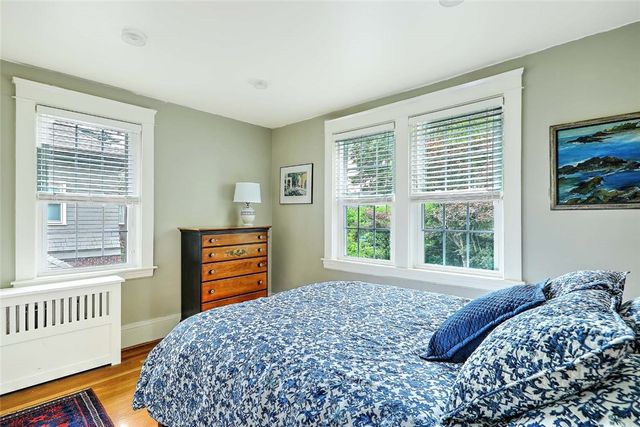 31 Clarendon Avenue, Providence, RI 02906
