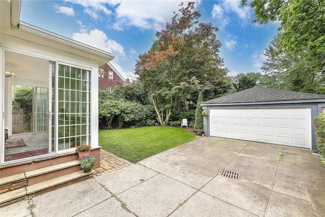 31 Clarendon Avenue, Providence, RI 02906