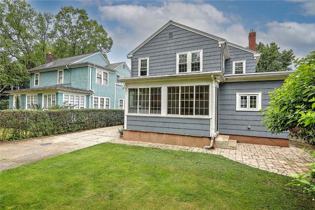 31 Clarendon Avenue, Providence, RI 02906