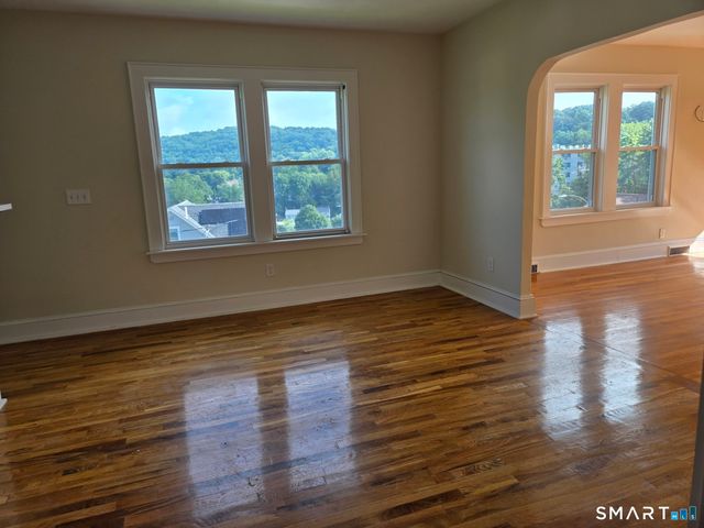 921 Cooke Street, Waterbury, CT 06704