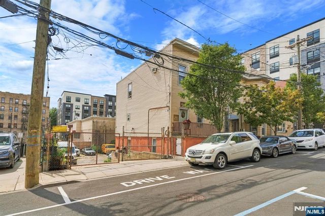 111 34th Street, Union City, NJ 07087