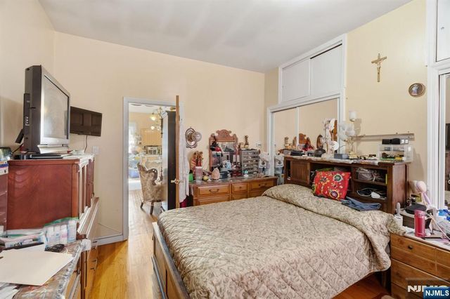 111 34th Street, Union City, NJ 07087
