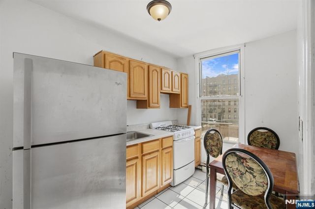111 34th Street, Union City, NJ 07087