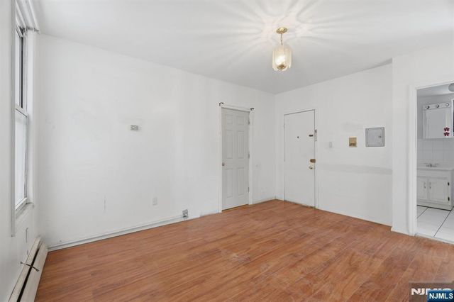111 34th Street, Union City, NJ 07087