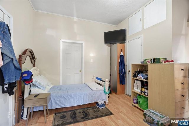 111 34th Street, Union City, NJ 07087