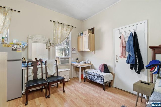 111 34th Street, Union City, NJ 07087