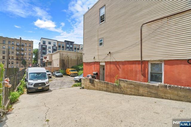 111 34th Street, Union City, NJ 07087