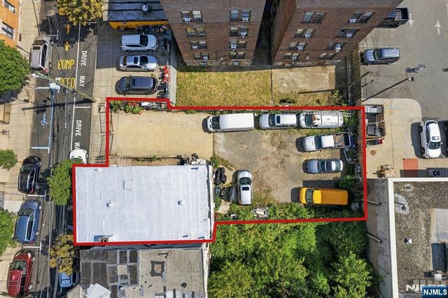 111 34th Street, Union City, NJ 07087