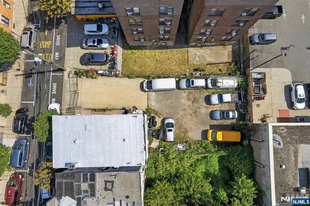 111 34th Street, Union City, NJ 07087