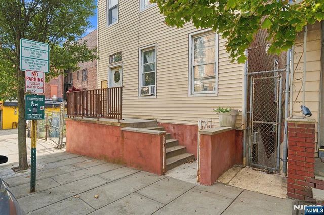 111 34th Street, Union City, NJ 07087